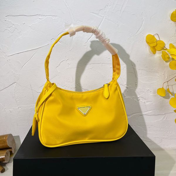 23p italy shouder bags hobo handbags for women luxurys designers totes bag handbag crossbody women metal chain pouch purse golden metal 22cm
23p italy shouder bags hobo handbags for women luxurys designers totes bag handbag crossbody women metal chain pouch purse golden metal 22cm