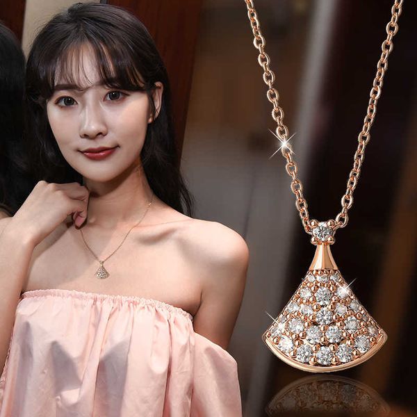 fan shaped fashion net red japanese and korean small skirt necklace women's full diamond collar chain 2021 new gift, Silver
fan shaped fashion net red japanese and korean small skirt necklace women's full diamond collar chain 2021 new gift, Silver