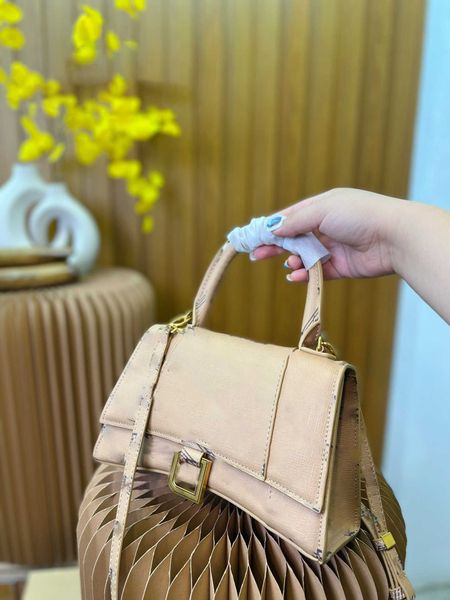 classic chain fashion luxury designers bags messenger handbags 2023 5a quality purse lady women wallets hobo purses famous designer
classic chain fashion luxury designers bags messenger handbags 2023 5a quality purse lady women wallets hobo purses famous designer