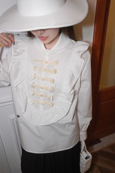women's blouses & shirts european designers design new spring/summer button lace little bee shirts, White
women's blouses & shirts european designers design new spring/summer button lace little bee shirts, White