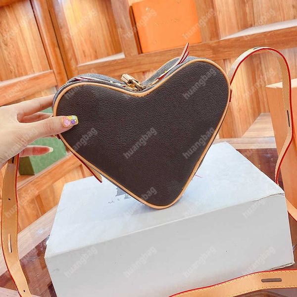 fashion women handbag classic shoulder bags love ladies crossbody heart-shaped bag wallet handbags leather wallets designer coin purse
fashion women handbag classic shoulder bags love ladies crossbody heart-shaped bag wallet handbags leather wallets designer coin purse