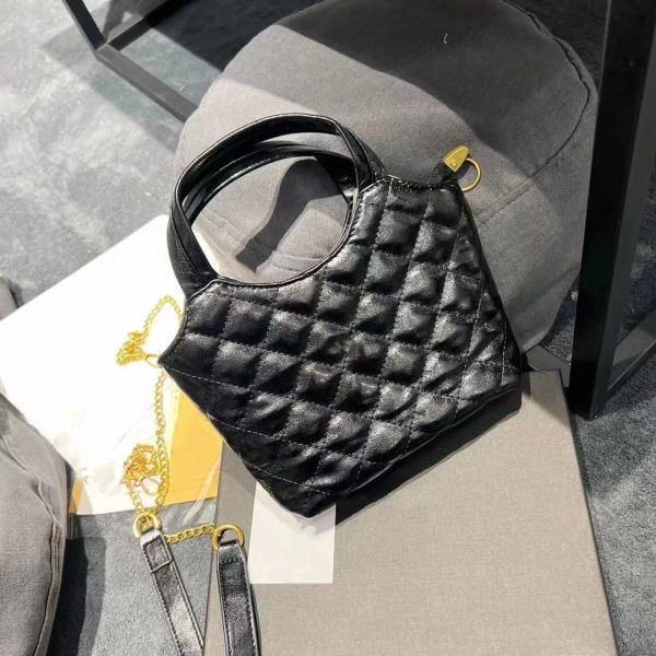 3a tote handbag women metal diamond checker pu material large capacity zipper bag designer luxury
3a tote handbag women metal diamond checker pu material large capacity zipper bag designer luxury