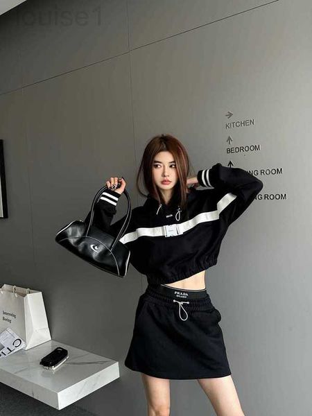 women's shorts designer 23 spring/summer new trendy and cool fashion print color block hoodiehalf skirt set 9l0x, White;black
women's shorts designer 23 spring/summer new trendy and cool fashion print color block hoodiehalf skirt set 9l0x, White;black