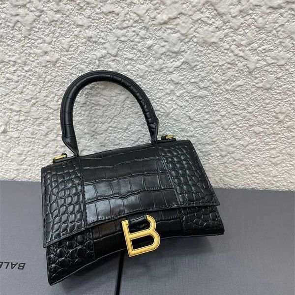 2023 new high version b letter advanced hourglass bag leather cowhide crocodile pattern handheld single shoulder women's
2023 new high version b letter advanced hourglass bag leather cowhide crocodile pattern handheld single shoulder women's