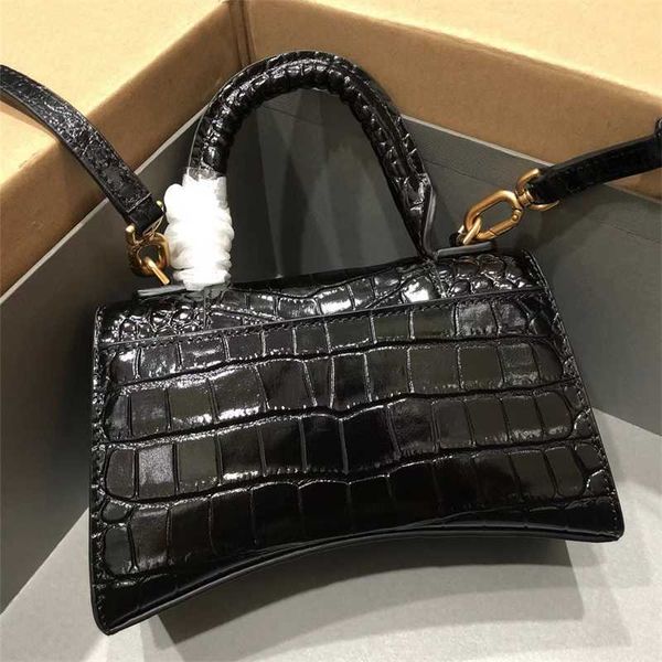 advanced texture 2023 new hourglass bag crocodile grain cowhide shoulder diagonal cross hand trend versatile women's
advanced texture 2023 new hourglass bag crocodile grain cowhide shoulder diagonal cross hand trend versatile women's
