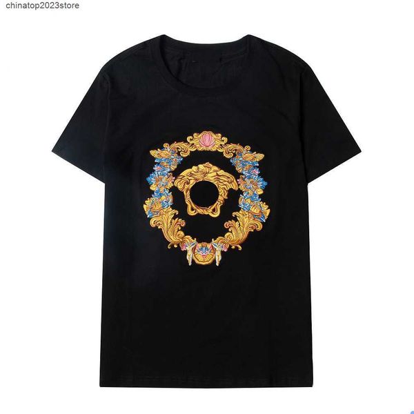 men's t-shirts medusa embroidery 2023 v-letter designer tide brand spring/summer pure cotton short sleeve t-shirt with the same handsom, White;black
men's t-shirts medusa embroidery 2023 v-letter designer tide brand spring/summer pure cotton short sleeve t-shirt with the same handsom, White;black