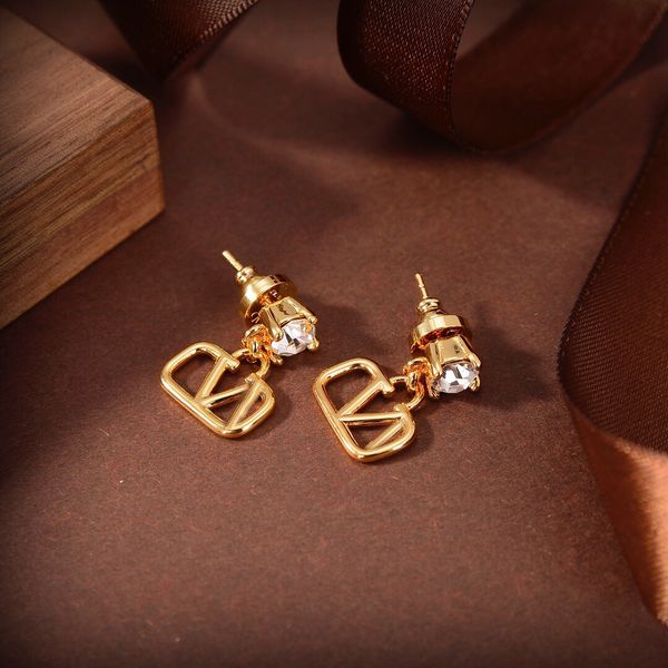 woman charm earrings v earing designer stud pearl orecchini fashion luxury vlogo ewelry hoop women ohrringe 34sa, Golden
woman charm earrings v earing designer stud pearl orecchini fashion luxury vlogo ewelry hoop women ohrringe 34sa, Golden