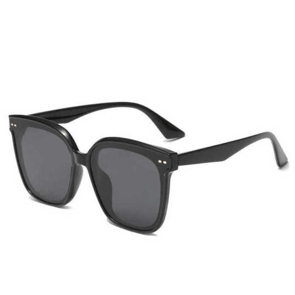luxury designer summer sunglasses fashion ins net red large frame round face thin, White;black
luxury designer summer sunglasses fashion ins net red large frame round face thin, White;black