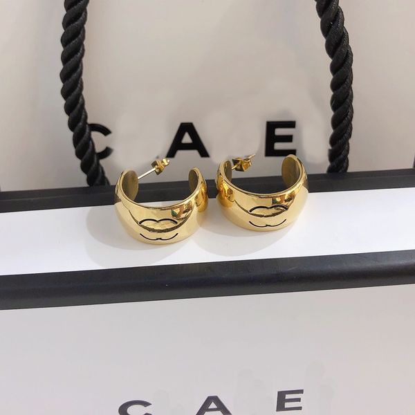 designer hoop huggie earrings for women stamp dangle leather brand 18k gold plated letters fashion women temperament earring wedding jewerlr, Golden;silver
designer hoop huggie earrings for women stamp dangle leather brand 18k gold plated letters fashion women temperament earring wedding jewerlr, Golden;silver