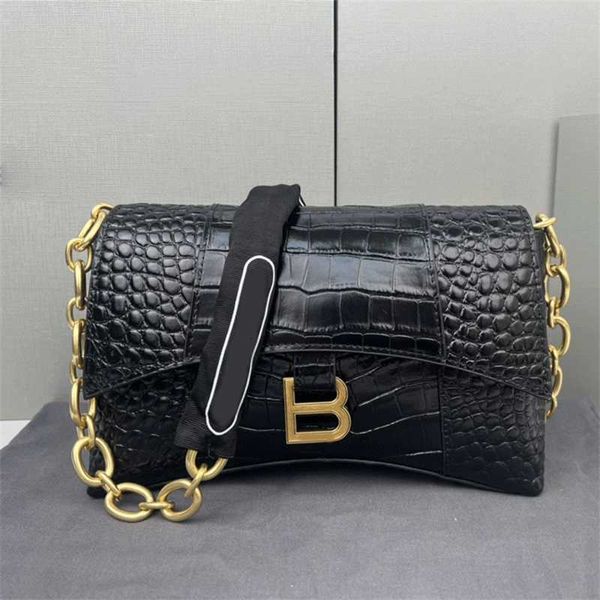 home b 2023 summer new crocodile hourglass chain bag diagonal span one shoulder fashionable simple
home b 2023 summer new crocodile hourglass chain bag diagonal span one shoulder fashionable simple