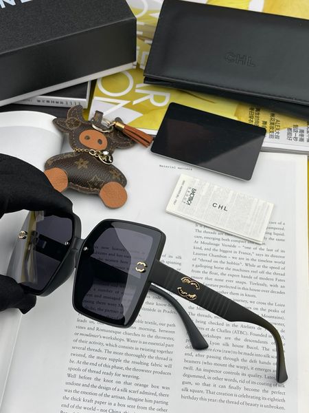 designer sunglasses men channel fashion trend style and women style korean fashion trend suyan street shooting big frame sunglasses, White;black
designer sunglasses men channel fashion trend style and women style korean fashion trend suyan street shooting big frame sunglasses, White;black