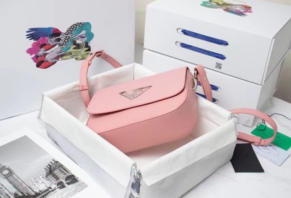 fashionable commuter bag simple and elegant, versatile flip small square bag 2023 fashion style handheld shoulder
fashionable commuter bag simple and elegant, versatile flip small square bag 2023 fashion style handheld shoulder