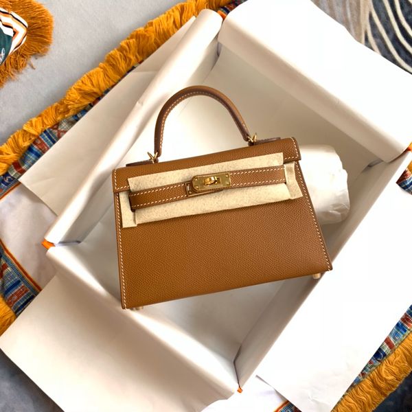 classic handbag designer bag luxury women's bag with shoulder strap shoulder bag 19mini original leather professional craft sewing famo
classic handbag designer bag luxury women's bag with shoulder strap shoulder bag 19mini original leather professional craft sewing famo