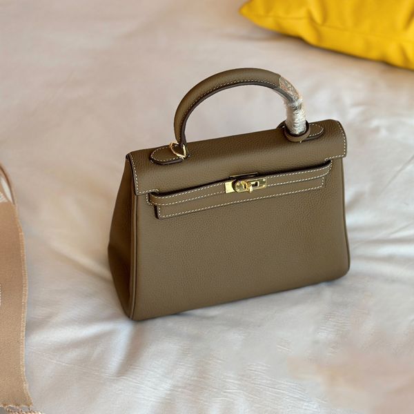 luxury bag real leather shoulderbags designer bags genuine leather women handbag fashion handbags series crossbag great quality wallets cros
luxury bag real leather shoulderbags designer bags genuine leather women handbag fashion handbags series crossbag great quality wallets cros