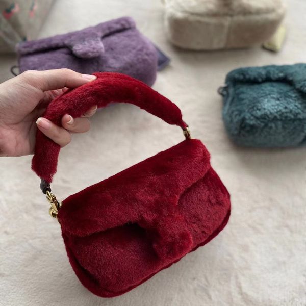 luxurys designers crossbody bags designers women single shoulder classic style fashion lady flip baguette bag plush tote bags
luxurys designers crossbody bags designers women single shoulder classic style fashion lady flip baguette bag plush tote bags