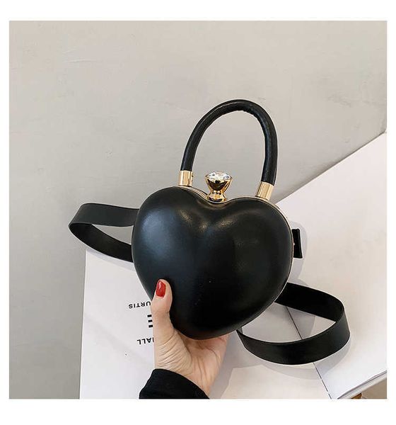 shoulder bag purses and handbag fashion white love heart shape chain crossbody ladies purse clutch 230404
shoulder bag purses and handbag fashion white love heart shape chain crossbody ladies purse clutch 230404