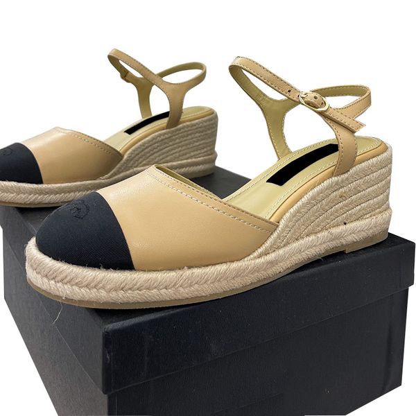 23ss womens slingbacks sandals wedge heels sheepskin dress shoes designer adjustable ankle buckle slippers classic khaki retro black wedding
23ss womens slingbacks sandals wedge heels sheepskin dress shoes designer adjustable ankle buckle slippers classic khaki retro black wedding