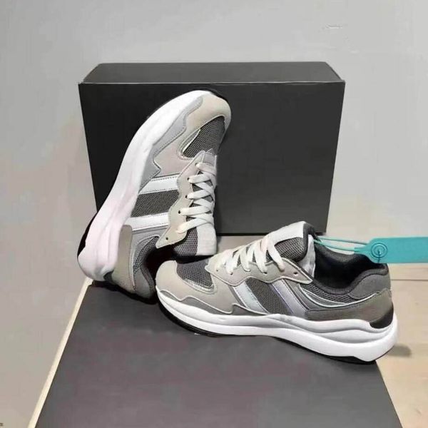 women new breathable shoes high-end grey beige sport sneaker fashion girl luxury brand flats lace up b5740 couple running shoes light comfor
women new breathable shoes high-end grey beige sport sneaker fashion girl luxury brand flats lace up b5740 couple running shoes light comfor