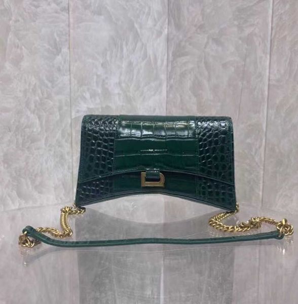shoulder bags hourglass bag handbag designer ladies shiny crocodile embossed chain crossbody bag fashion leather half moon appearancee 2022
shoulder bags hourglass bag handbag designer ladies shiny crocodile embossed chain crossbody bag fashion leather half moon appearancee 2022