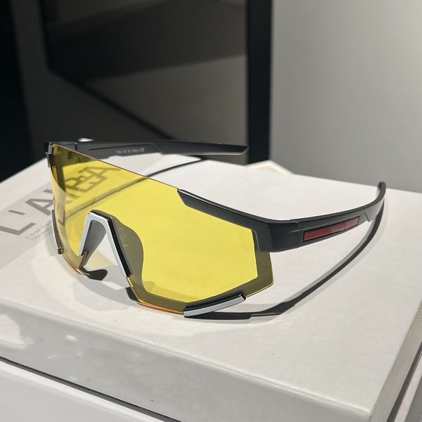 Designer Shield White Visor Red Stripe Mens Women Cycling Eyewear Men Fashion Polarized Sunglasses Outdoor Sport Runni Sun Su Fra Police N
Designer Shield White Visor Red Stripe Mens Women Cycling Eyewear Men Fashion Polarized Sunglasses Outdoor Sport Runni Sun Su Fra Police N