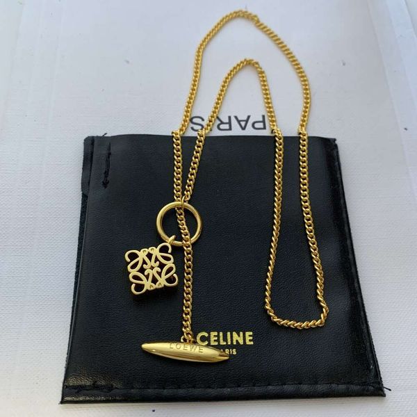 Classic designer necklace jewelry Luxury fashion jewelrys Necklace 2023 New Type Necklace for Women Popular Design OT Buckle High Grade Elegant Style jewelry
Classic designer necklace jewelry Luxury fashion jewelrys Necklace 2023 New Type Necklace for Women Popular Design OT Buckle High Grade Elegant Style jewelry
