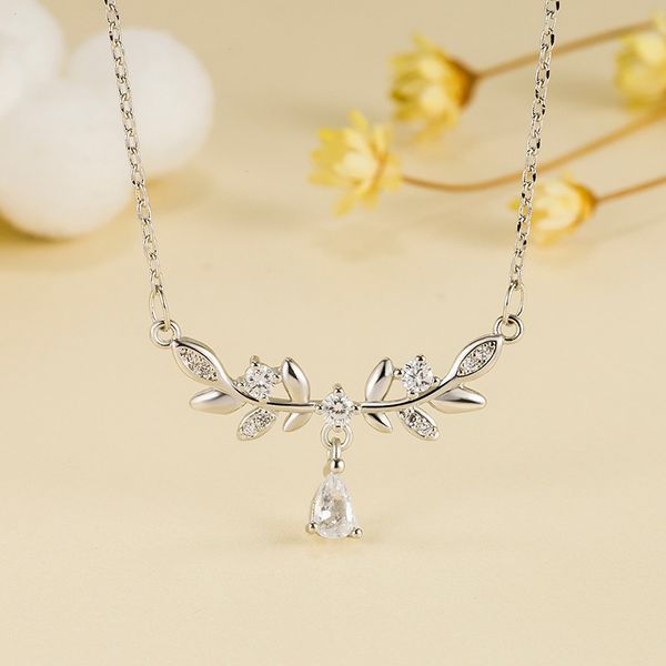 laurel goddess necklace light luxury niche senior aloof wind leaf droplet collarbone chain couple gift, Silver
laurel goddess necklace light luxury niche senior aloof wind leaf droplet collarbone chain couple gift, Silver
