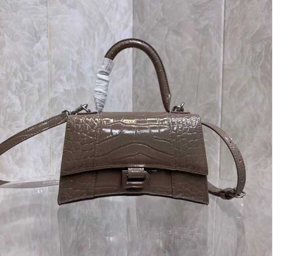 shoulder bags hourglass bag handbag designer ladies shiny crocodile embossed chain crossbody bag fashion leather half moon appearancee 2022j
shoulder bags hourglass bag handbag designer ladies shiny crocodile embossed chain crossbody bag fashion leather half moon appearancee 2022j
