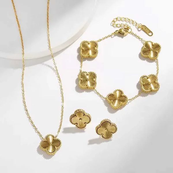 Fashion Classic Charm vanly cleefly Clover Bracelets earrings Four Leaf Designer Jewelry 18K Gold Bangle bracelet for women men Necklaces Chain elegant
Fashion Classic Charm vanly cleefly Clover Bracelets earrings Four Leaf Designer Jewelry 18K Gold Bangle bracelet for women men Necklaces Chain elegant