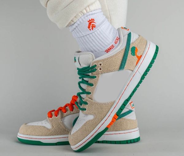 2023 authentic dunks shoes jarritos phantom/safety orange-malachite men women outdoors sports sneakers with original box fd0860-001 size us4
2023 authentic dunks shoes jarritos phantom/safety orange-malachite men women outdoors sports sneakers with original box fd0860-001 size us4