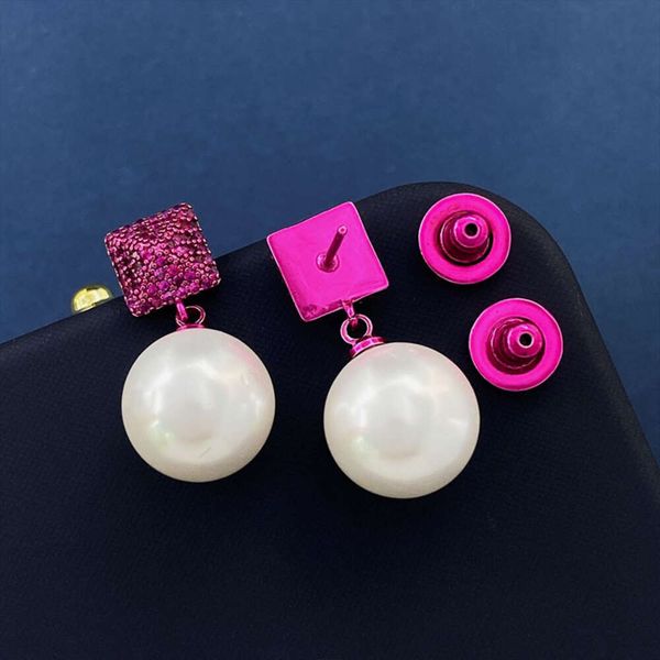 Classic Designer Earrings Jewelry Letter V Valentinolies jewelry Live Geometry Square Rivet Full Diamond Pearl Earring V Light Luxury Design Earrings Jewelry
Classic Designer Earrings Jewelry Letter V Valentinolies jewelry Live Geometry Square Rivet Full Diamond Pearl Earring V Light Luxury Design Earrings Jewelry