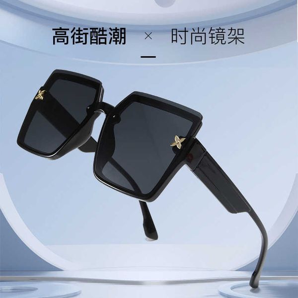 2023 new large frame multicolor fashion shake sound network red same sunglasses, White;black
2023 new large frame multicolor fashion shake sound network red same sunglasses, White;black