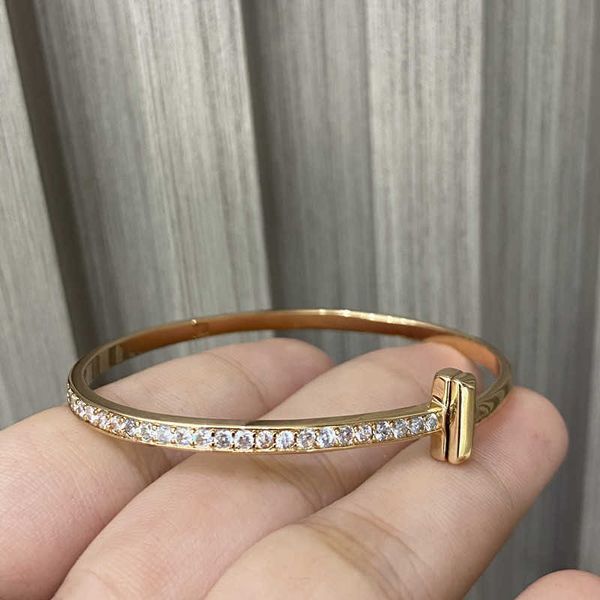 original new style tiffay bracelet full diamond electroplated 18k rose gold pure s925 female luxury small fashion qlyb, Golden;silver 
original new style tiffay bracelet full diamond electroplated 18k rose gold pure s925 female luxury small fashion qlyb, Golden;silver