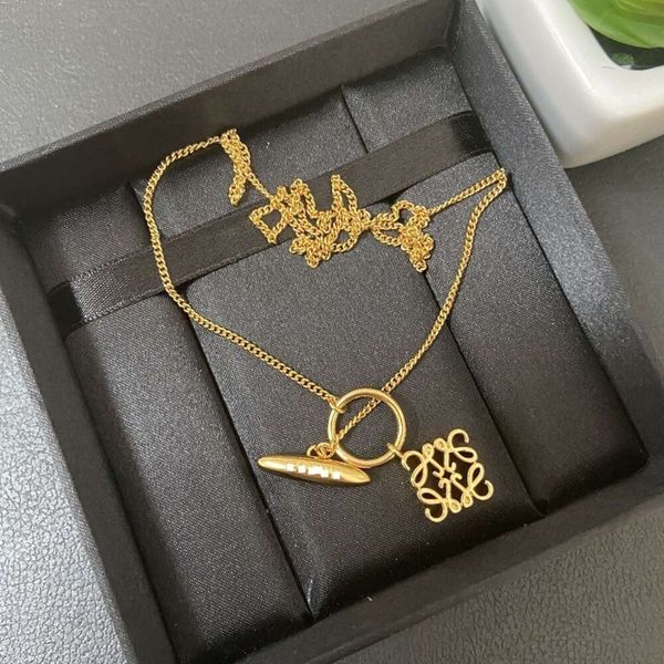 Classic designer necklace loeve jewelry Luxury fashion jewelrys Star Moon classic Pattern 3D Mooncake Necklace Versatile Simple Street Style Necklace jewelry
Classic designer necklace loeve jewelry Luxury fashion jewelrys Star Moon classic Pattern 3D Mooncake Necklace Versatile Simple Street Style Necklace jewelry