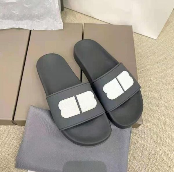 casual shoes 2023 fashion slippers skateboarding shoes paris for men and women selling designer beach flip-flops casual sandals., Black
casual shoes 2023 fashion slippers skateboarding shoes paris for men and women selling designer beach flip-flops casual sandals., Black