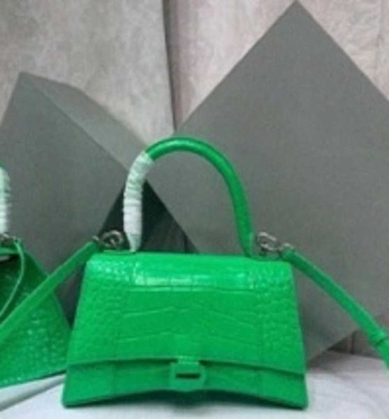 shoulder bags hourglass bag handbag designer ladies shiny crocodile embossed chain crossbody bag fashion leather half moon appearanceb
shoulder bags hourglass bag handbag designer ladies shiny crocodile embossed chain crossbody bag fashion leather half moon appearanceb