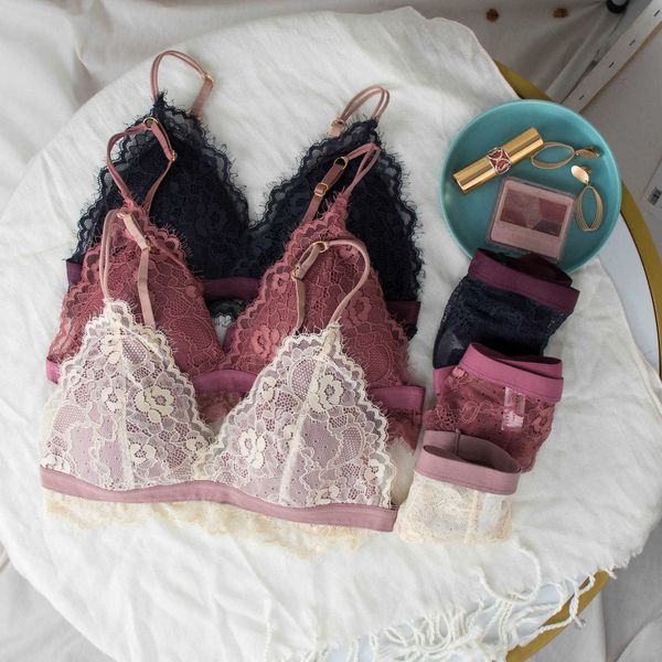 2023 new french ultra-thin triangle cup no steel ring upper support bra set eyelash lace lingerie women, Red;black
2023 new french ultra-thin triangle cup no steel ring upper support bra set eyelash lace lingerie women, Red;black