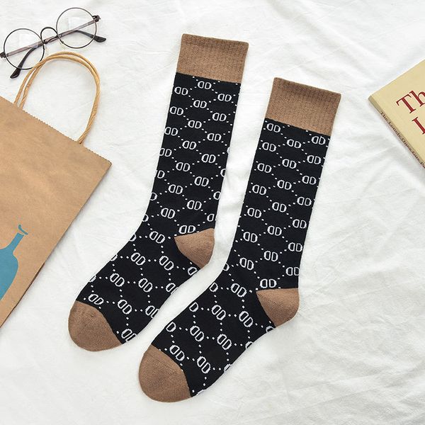2023 designer womens socks five pair luxe sports winter letter printedsock embroidery cotton with box n3, Black
2023 designer womens socks five pair luxe sports winter letter printedsock embroidery cotton with box n3, Black