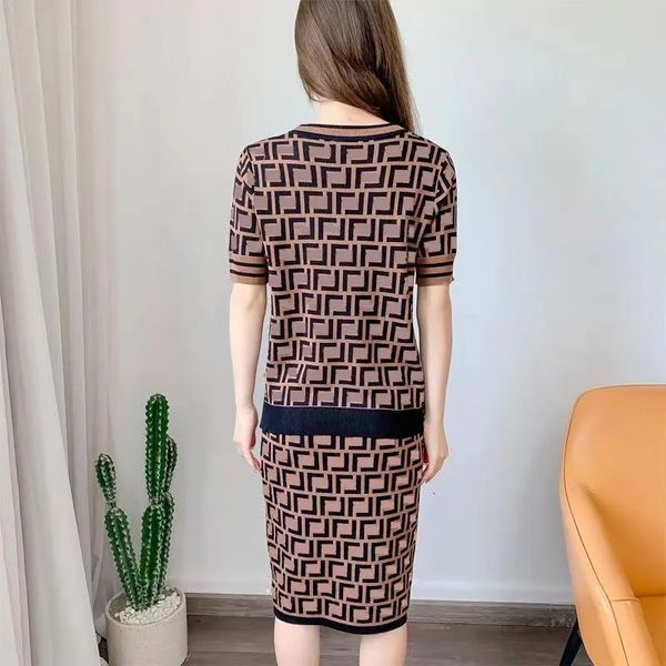 designer wrap women casual dresses two-piece designer clothes outerwears crew neck luxury brand clothing dress 8n9n, Black;gray 
designer wrap women casual dresses two-piece designer clothes outerwears crew neck luxury brand clothing dress 8n9n, Black;gray