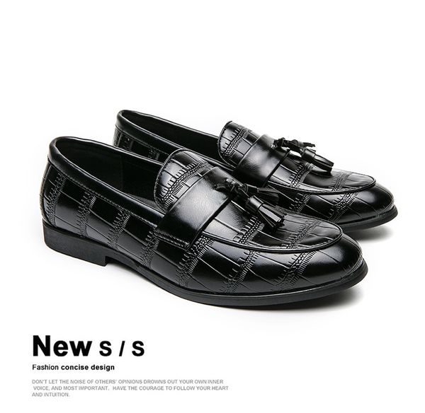 men luxury shoes handmade metal buckle decoration stitching rhinestone carving round head fashion business shoes loafers various sizes boots, Black
men luxury shoes handmade metal buckle decoration stitching rhinestone carving round head fashion business shoes loafers various sizes boots, Black