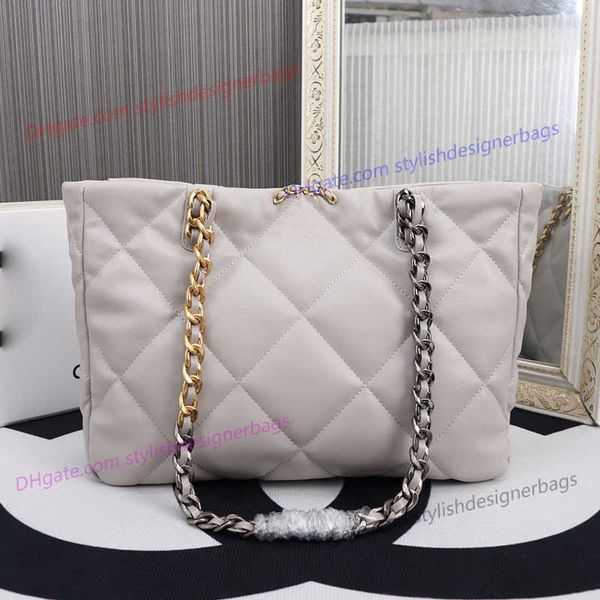 ringer handbag luxury designer shopping bag leather women's tote bag purse metal chain embellished shoulder bag large capacity classic
ringer handbag luxury designer shopping bag leather women's tote bag purse metal chain embellished shoulder bag large capacity classic