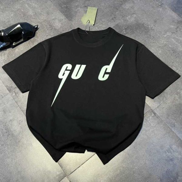 luxury designer's new men's and women's short sleeved sportswear set 2023 summer new high version loose simple blade letter c, White
luxury designer's new men's and women's short sleeved sportswear set 2023 summer new high version loose simple blade letter c, White
