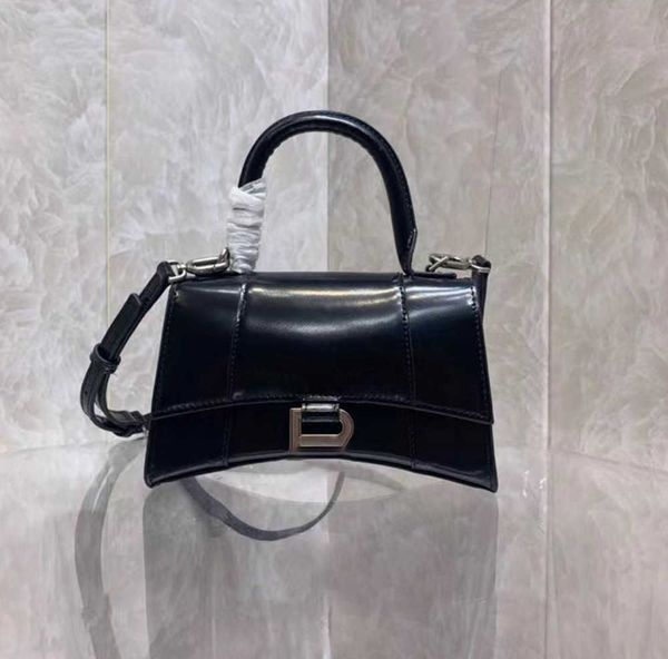 shoulder bag hourglass bag handbag designer ladies shiny crocodile embossed chain crossbody bag fashion leather half moon appearance 2022
shoulder bag hourglass bag handbag designer ladies shiny crocodile embossed chain crossbody bag fashion leather half moon appearance 2022