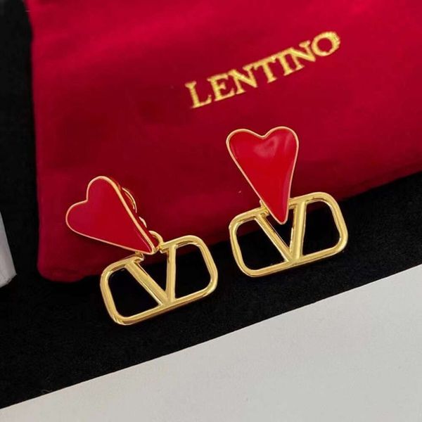 Classic Designer Earrings Jewelry Letter V Valentinolies jewelry Heart shaped drop glue V-letter brass earrings high-end silver needles fashionable earring
Classic Designer Earrings Jewelry Letter V Valentinolies jewelry Heart shaped drop glue V-letter brass earrings high-end silver needles fashionable earring