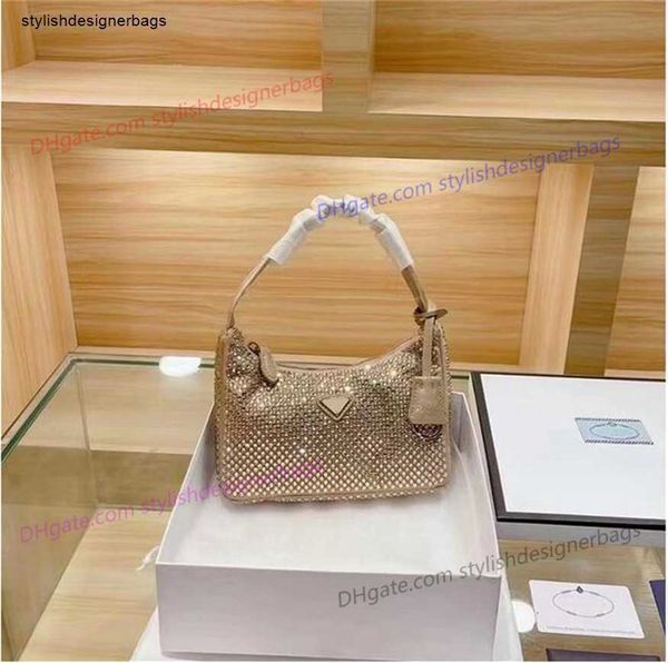 diamond women shoulder bag 2022 new crystal handbags summer fashion underarm purses luxury totes bling nylon quality classic shiny 49f3
diamond women shoulder bag 2022 new crystal handbags summer fashion underarm purses luxury totes bling nylon quality classic shiny 49f3