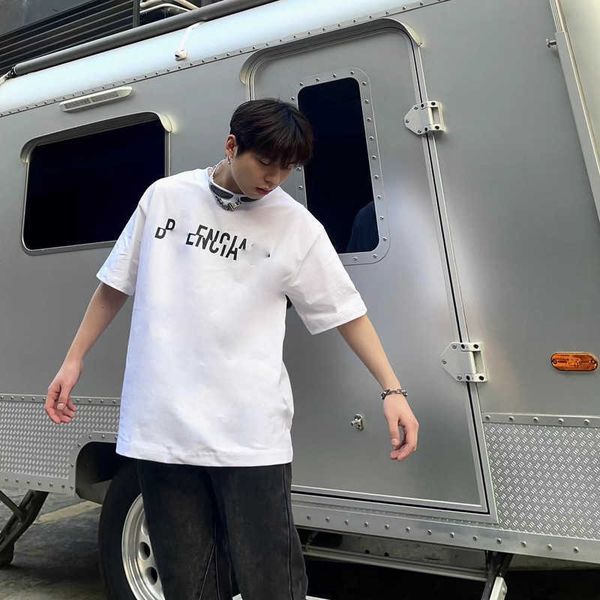 luxury designer's new men's women's short sleeved sportswear set shirt correct spring family 23ss classic print old made and, White 
luxury designer's new men's women's short sleeved sportswear set shirt correct spring family 23ss classic print old made and, White