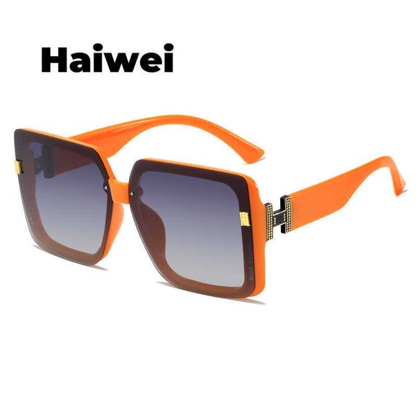 emma's same trend 2022 new box round face sunglasses outdoor driving polarized glasses female, White;black
emma's same trend 2022 new box round face sunglasses outdoor driving polarized glasses female, White;black