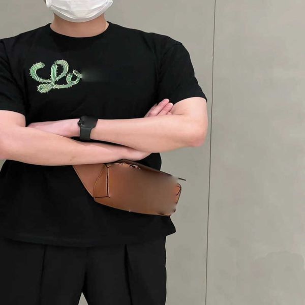 luxury designer's new men's and women's short sleeved sportswear set correct spring street luojia 23ss cactus embroidery casu, White
luxury designer's new men's and women's short sleeved sportswear set correct spring street luojia 23ss cactus embroidery casu, White