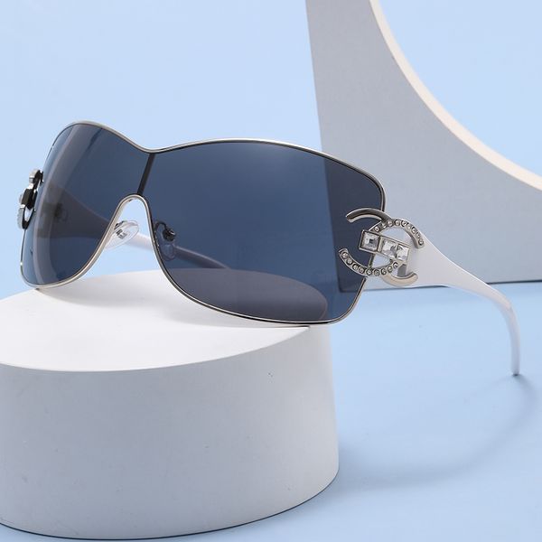 fashion designer glasses frameless one-piece reality eyewear heavy metal sun glasses simple diamond-encrusted one-piece mirror for women, White;black
fashion designer glasses frameless one-piece reality eyewear heavy metal sun glasses simple diamond-encrusted one-piece mirror for women, White;black