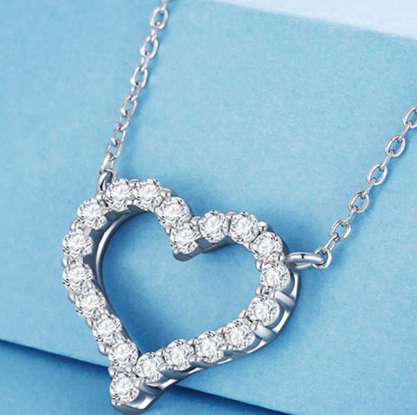 big brand and same love mosang stone diamond necklace 2022 new women's sterling silver light luxury small design sense premium ins vers
big brand and same love mosang stone diamond necklace 2022 new women's sterling silver light luxury small design sense premium ins vers