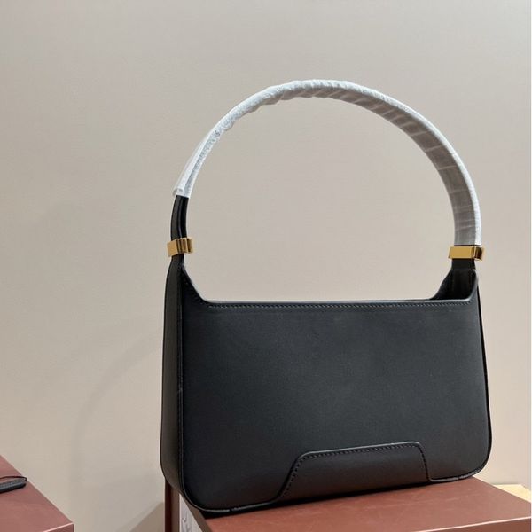 designer handbag women's one shoulder bag fashion chain bag alphabet locking buckle leather bag black clamshell luxury premium matte en
designer handbag women's one shoulder bag fashion chain bag alphabet locking buckle leather bag black clamshell luxury premium matte en